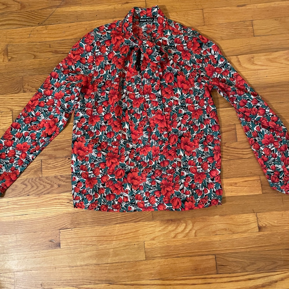 Long sleeve flower blouse